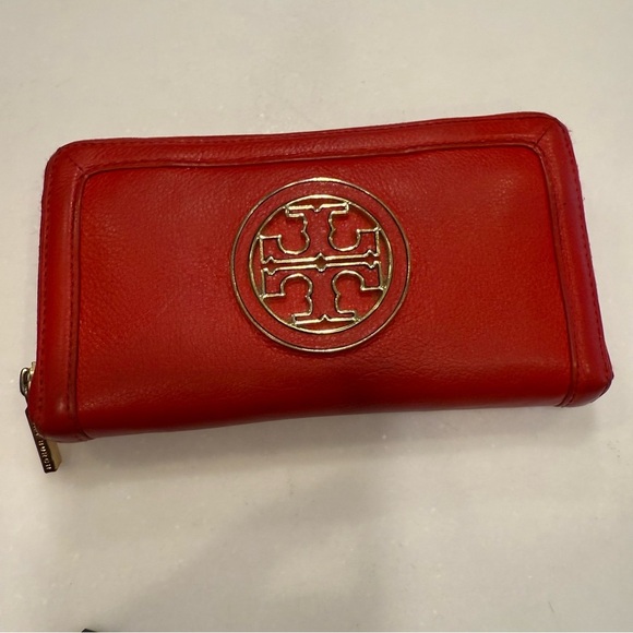 Tory Burch Women’s Amanda Zip Around Long Wallet Red Leather Gold Logo - Picture 3 of 11